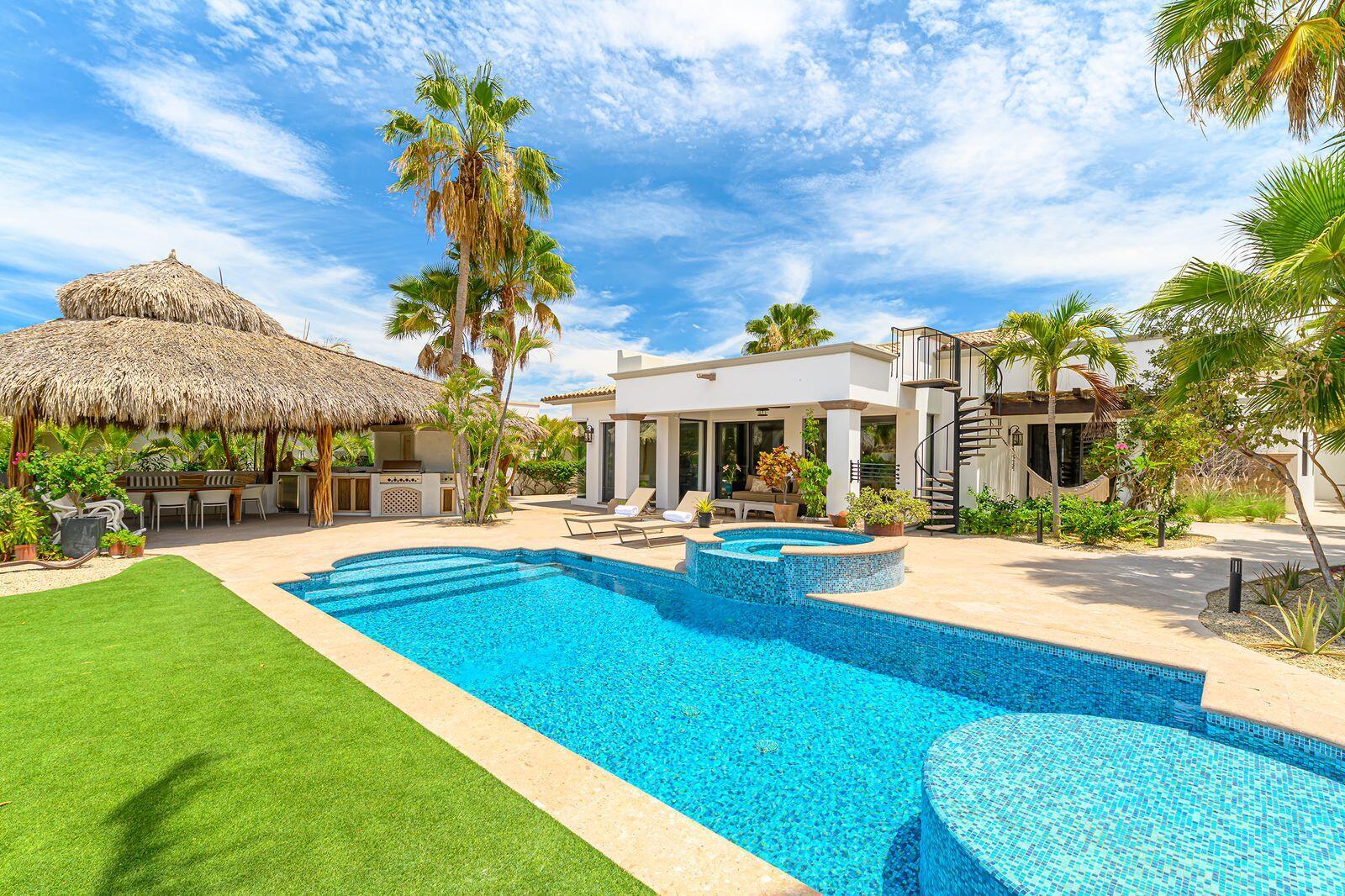 Luxury villa for sale in Cabo San Lucas