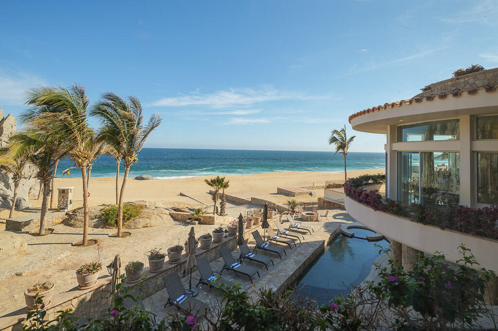 Cabo beachfront homes