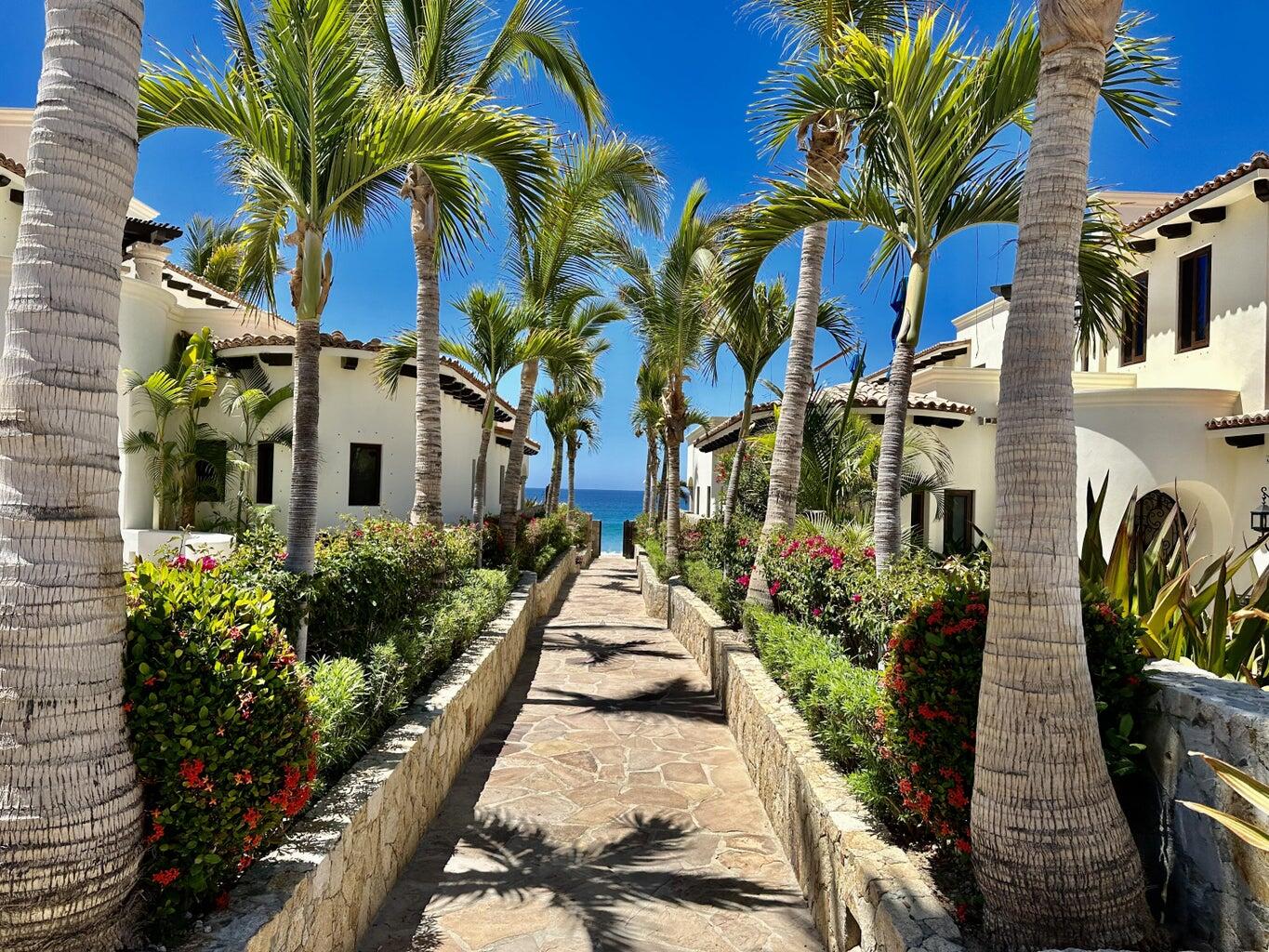 Los Cabos beachfront villas