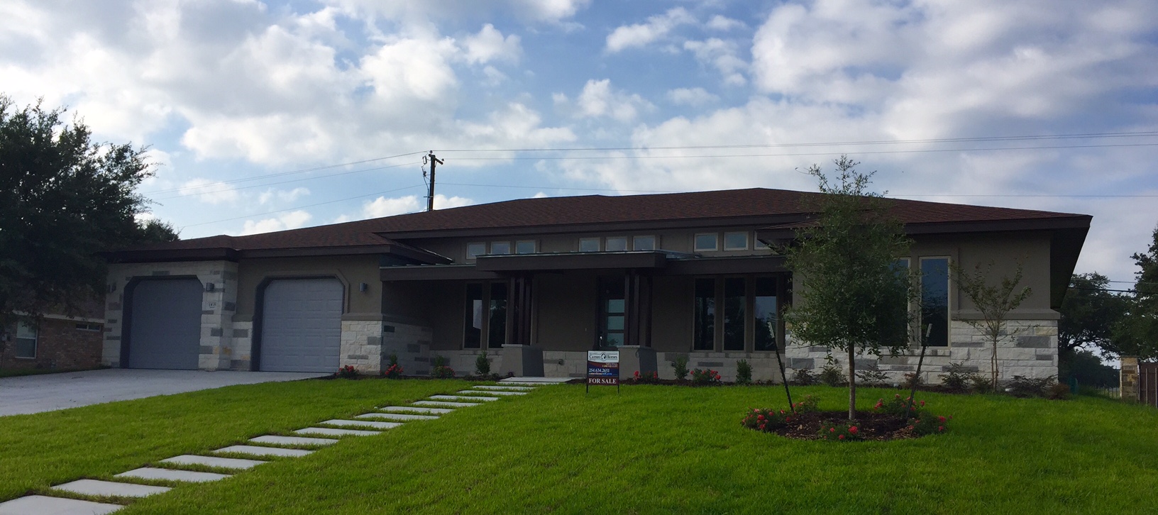 1105-Redleaf-Exterior-Comal