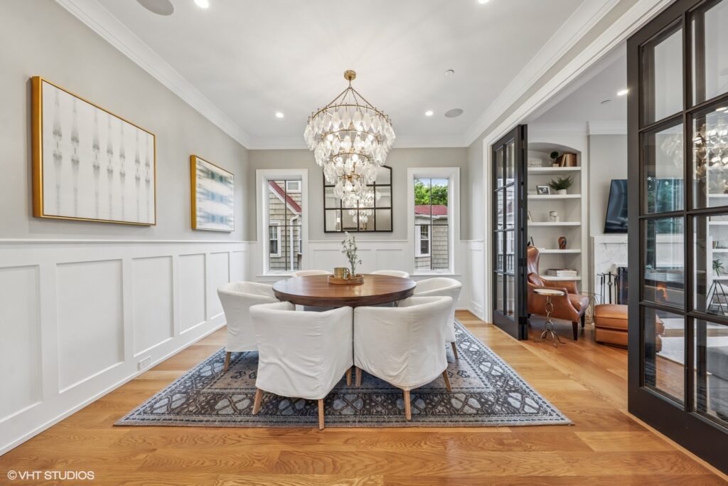 Illinois home for sale represented by an experienced Clarendon Hills listing agent