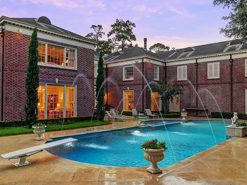 River Oaks