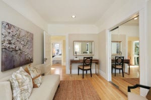 633727-full