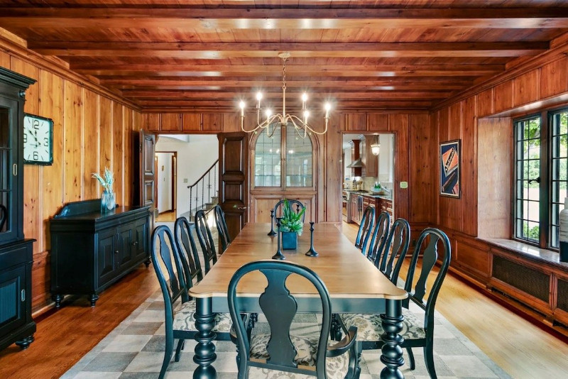 Bowen Manor