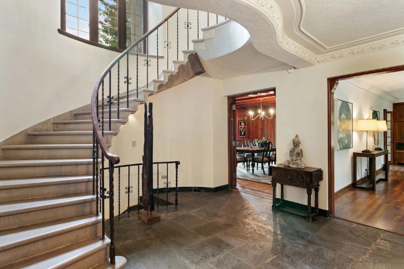 Bowen Manor