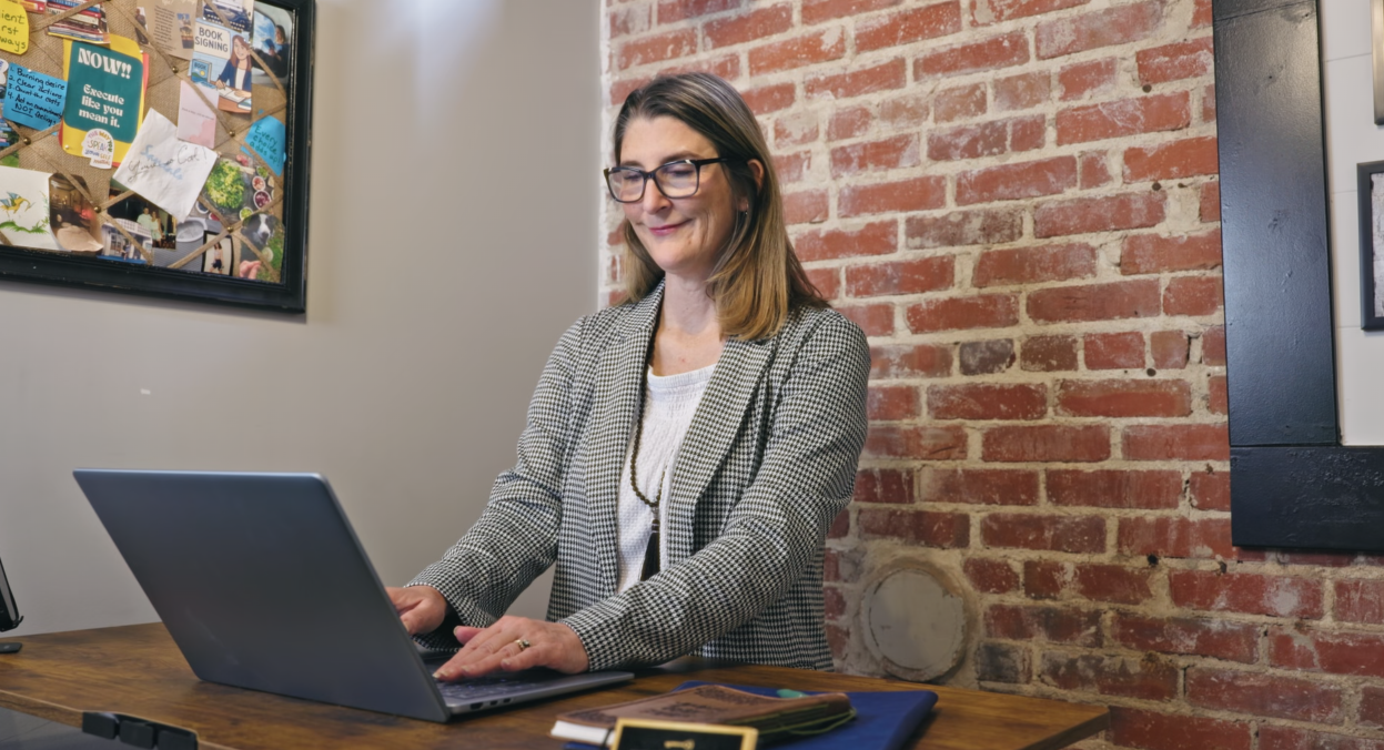Conway SC Realtor Mary Childress accessing MLS to provide the most accurate market data possible