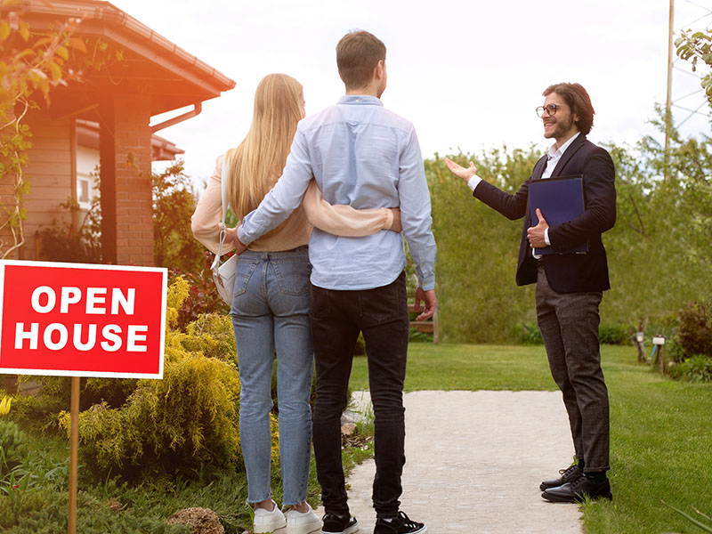 Sellers! Here's how to work with your agent to conduct a successful open house