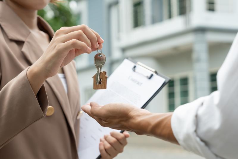 A step-by-step guide to selling your rental property with tenants