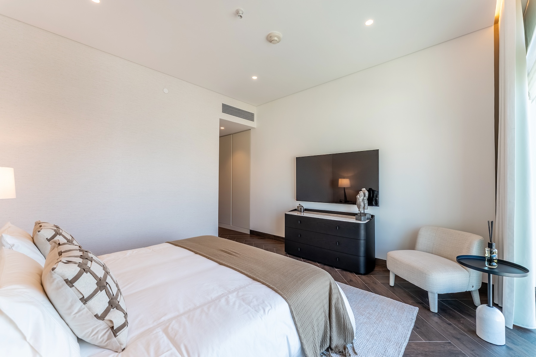 ZA’ABEEL FIRST | 3BR Residence | Burj Khalifa & Park Views Slide Image