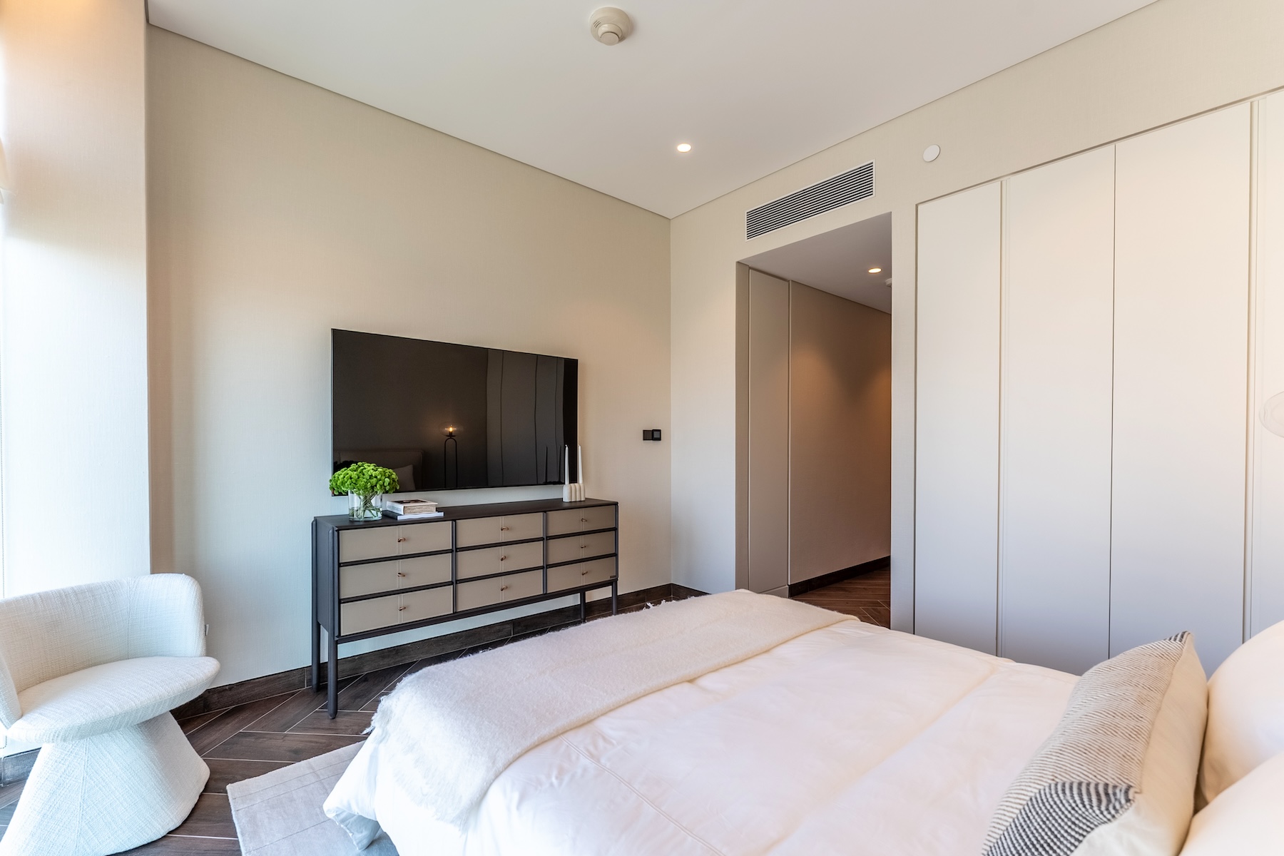 ZA’ABEEL FIRST | 3BR Residence | Burj Khalifa & Park Views Slide Image