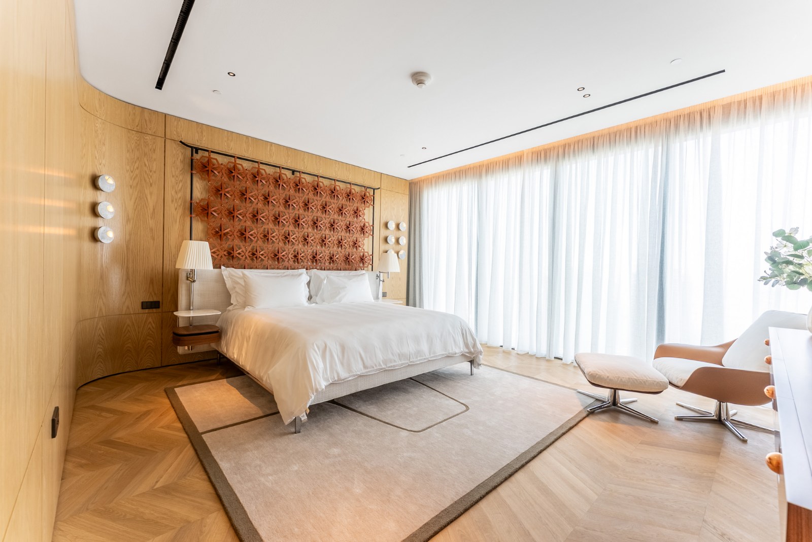 ZA’ABEEL FIRST | Bespoke 3BR Duplex | Exclusive Landmark Residence Slide Image