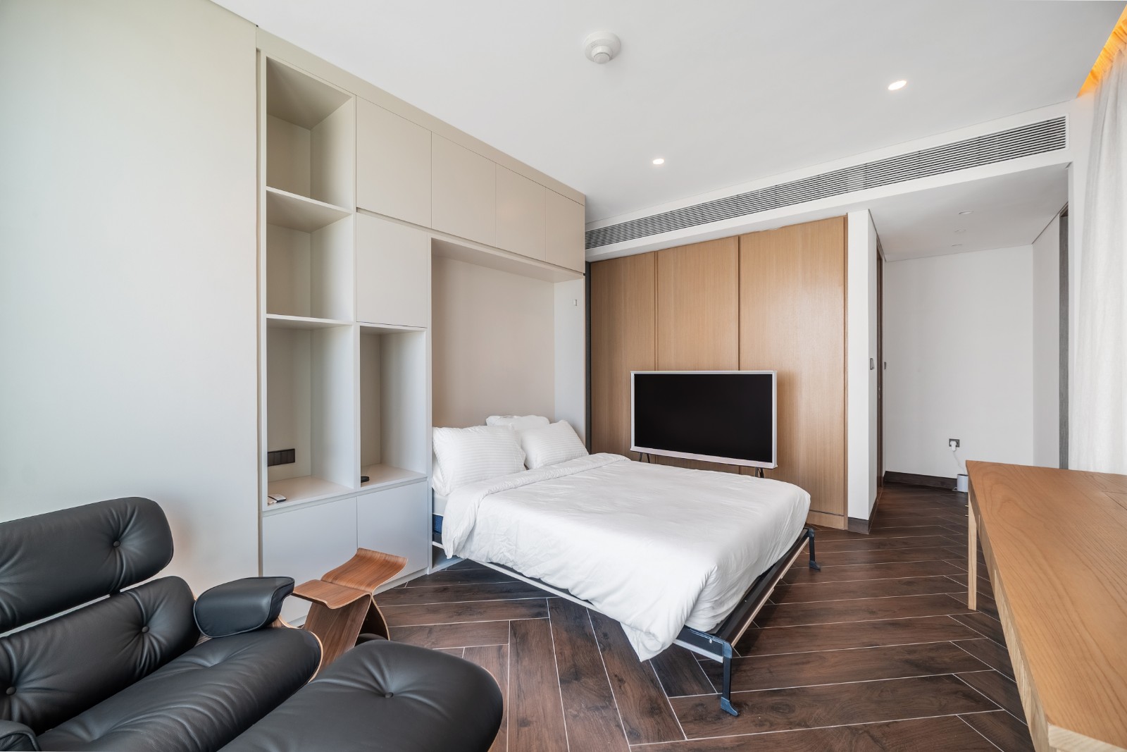 ZA’ABEEL FIRST | 2BR Duplex | Park & Dubai Frame Views Slide Image