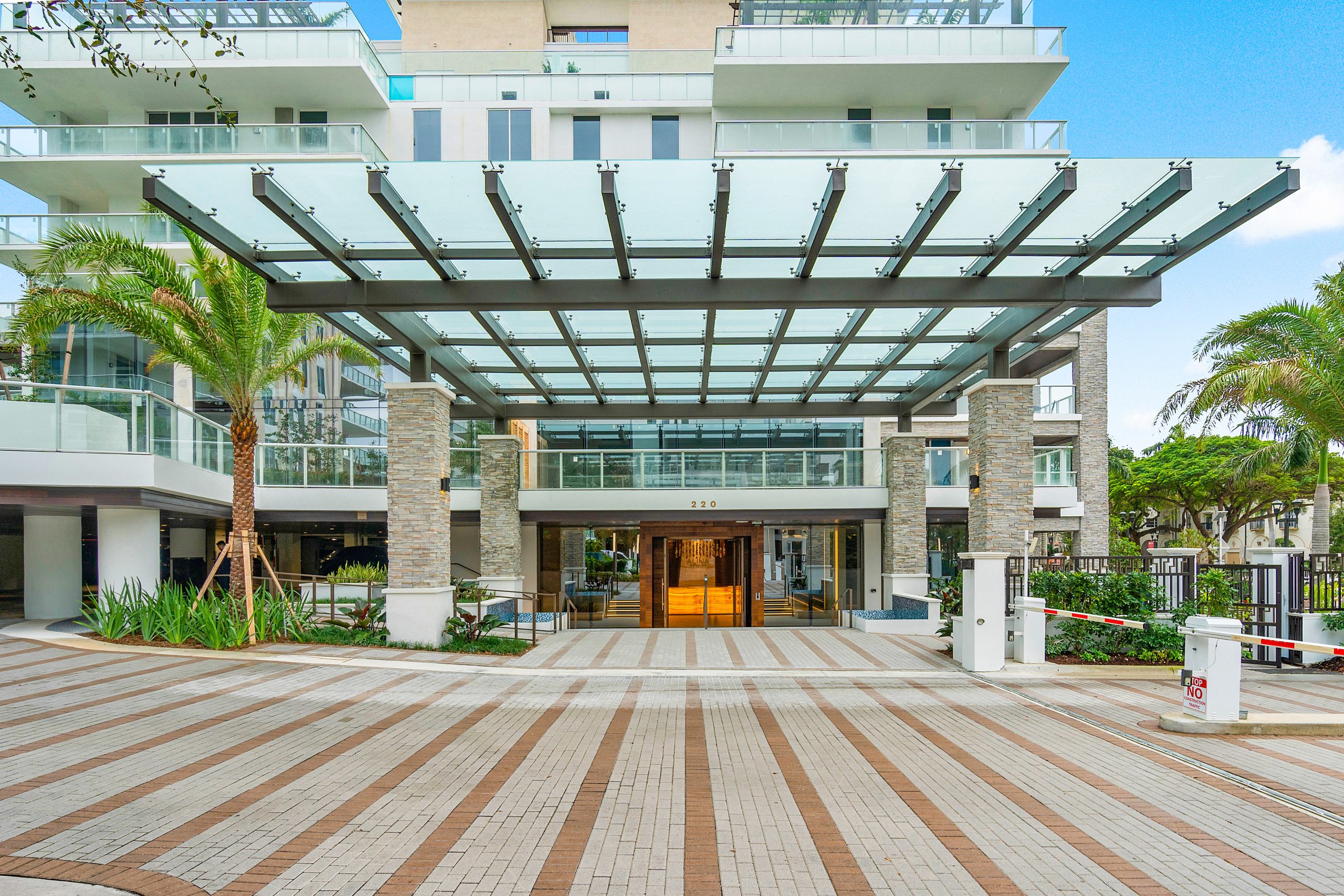 Alina-220-Front-Ground