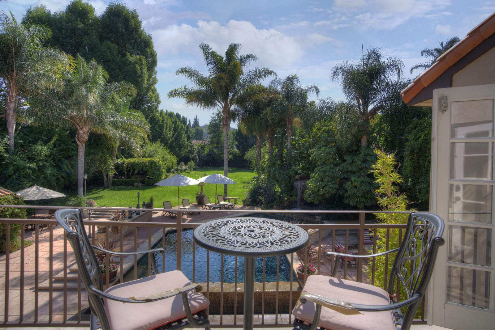 listing-img