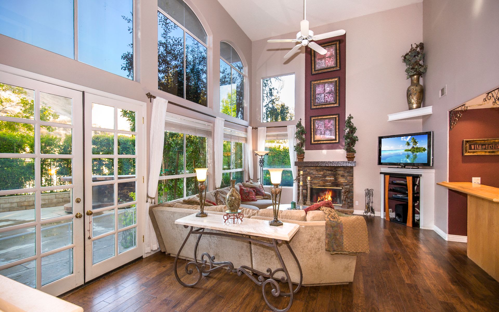 listing-img