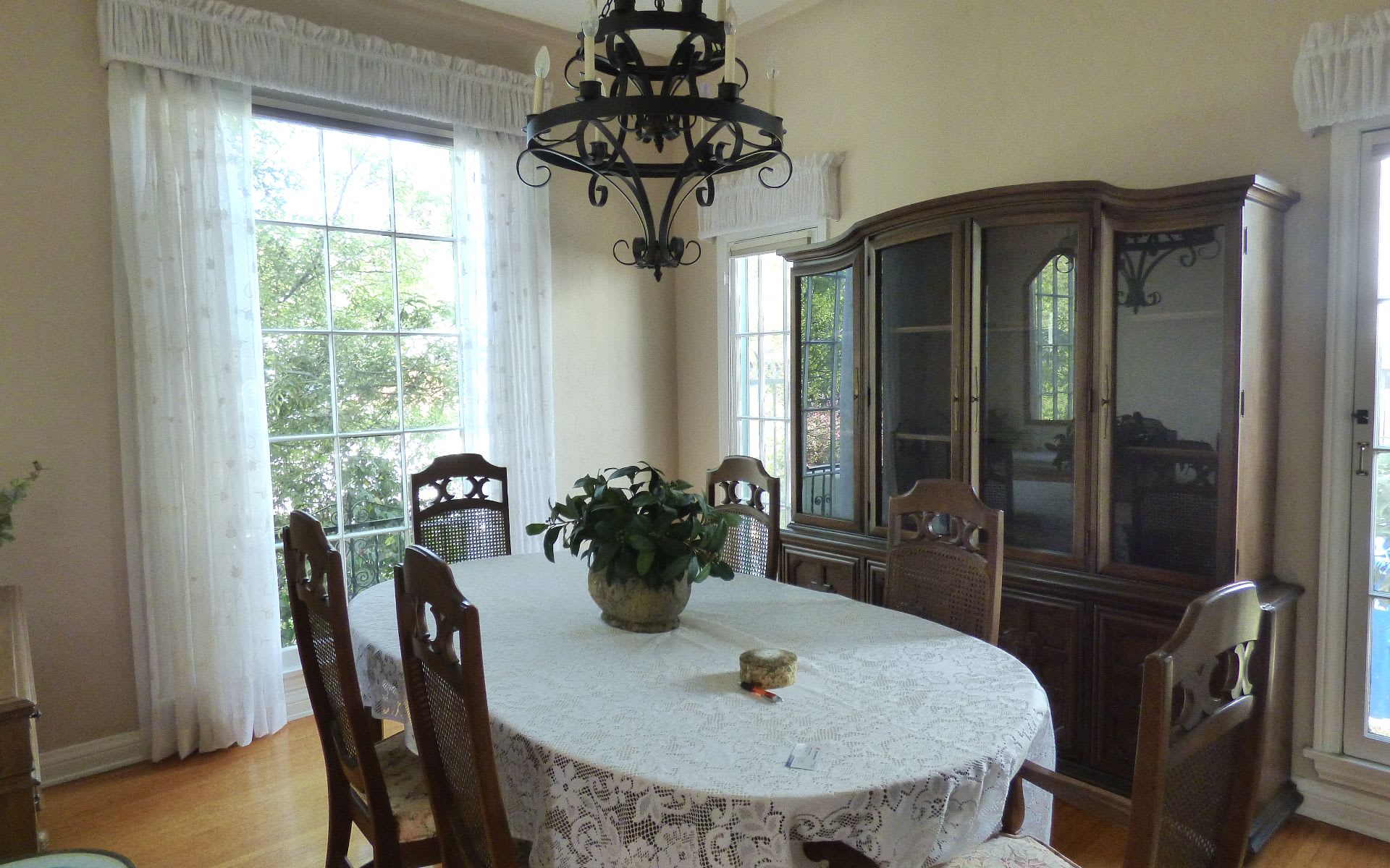 listing-img
