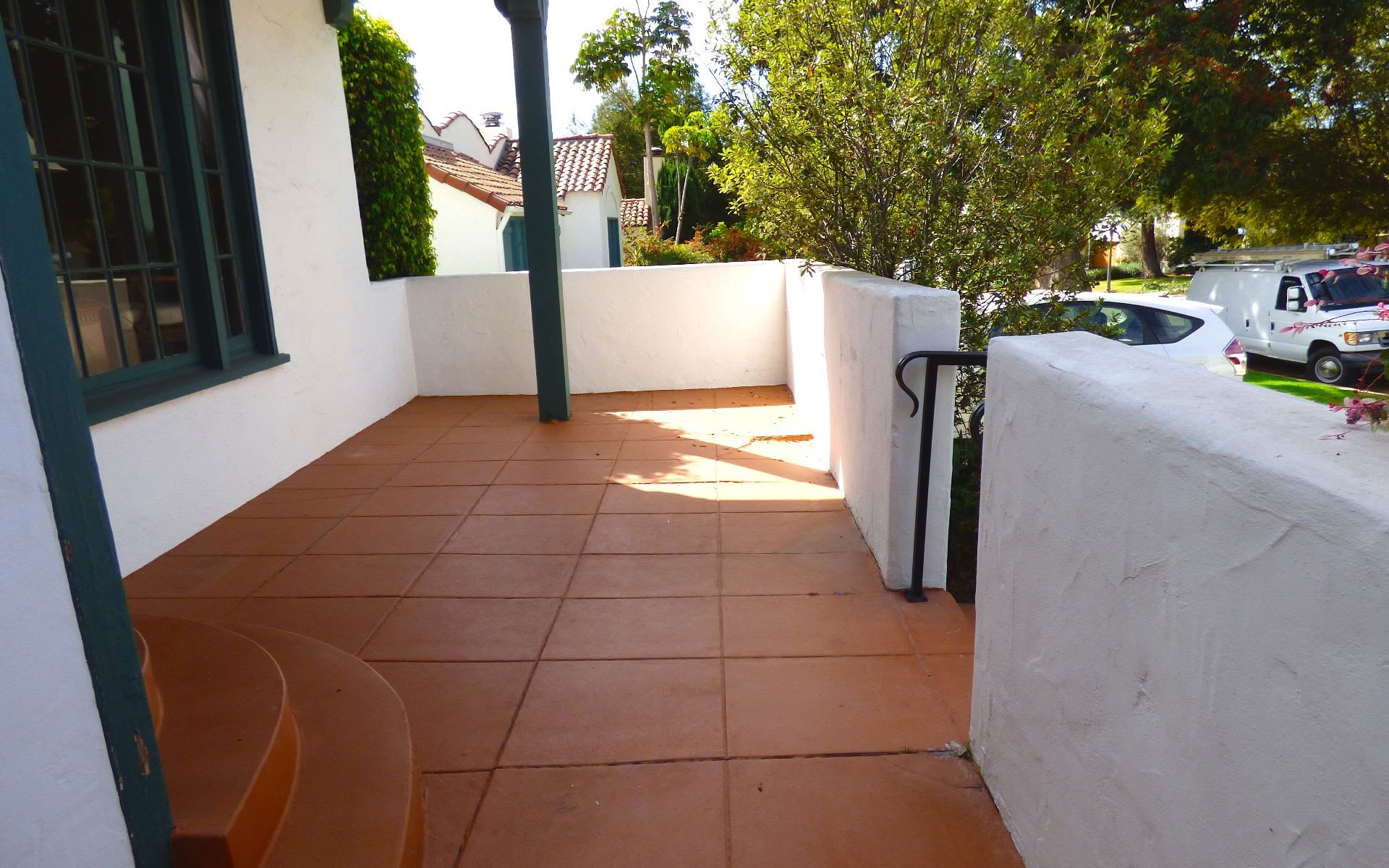 listing-img