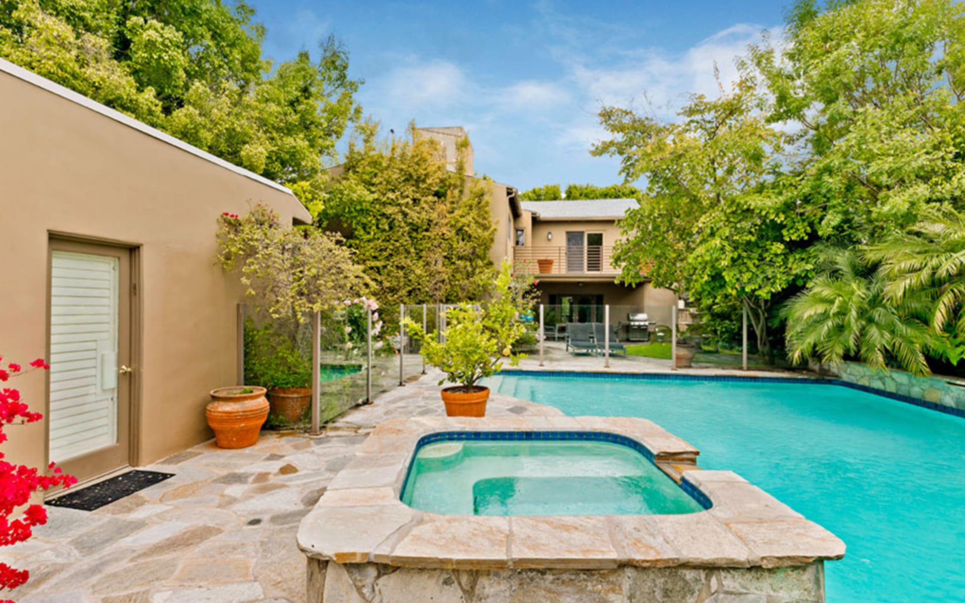 listing-img
