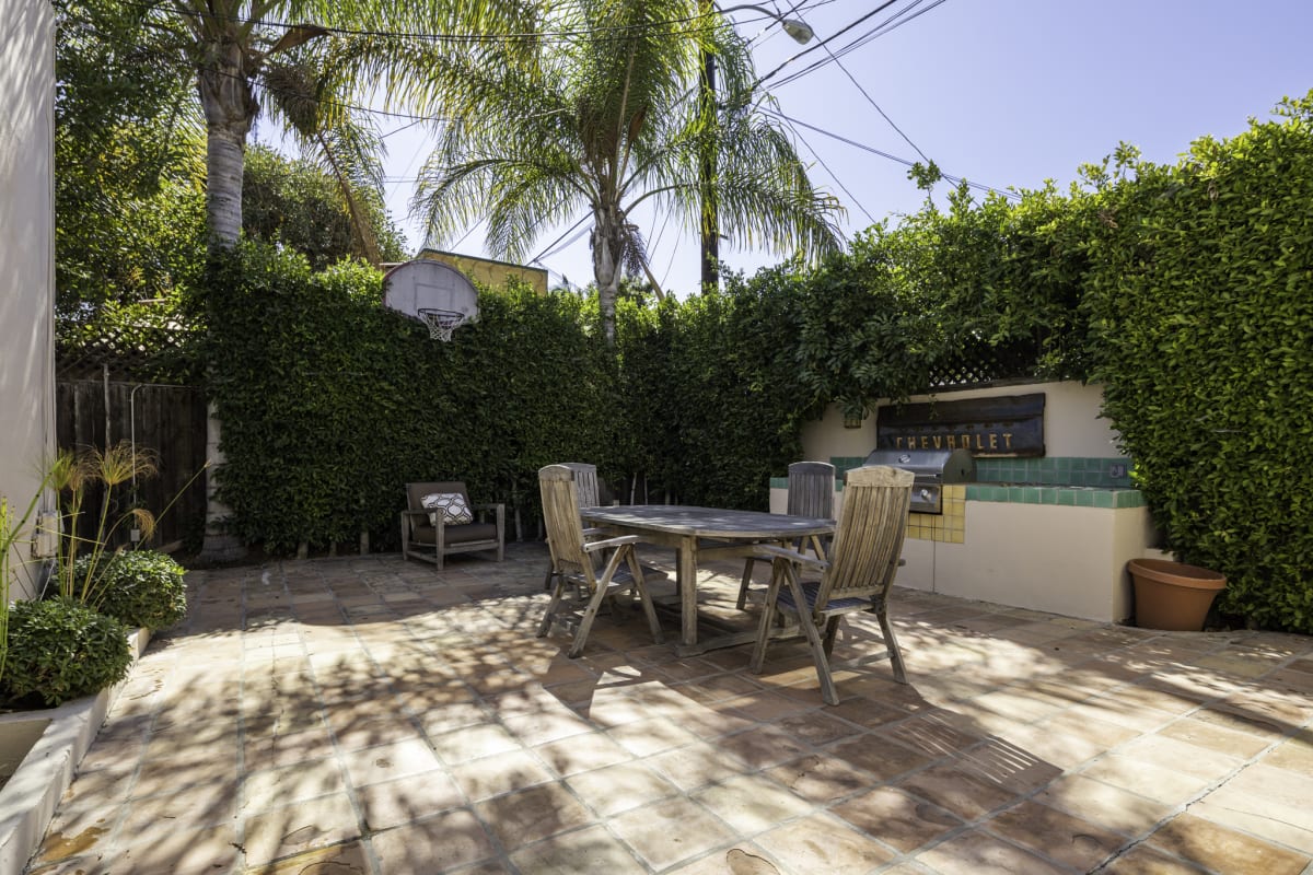 listing-img