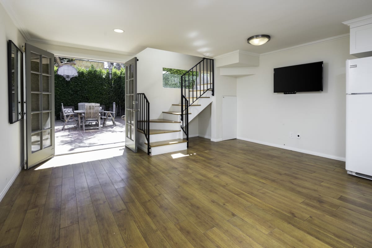 listing-img