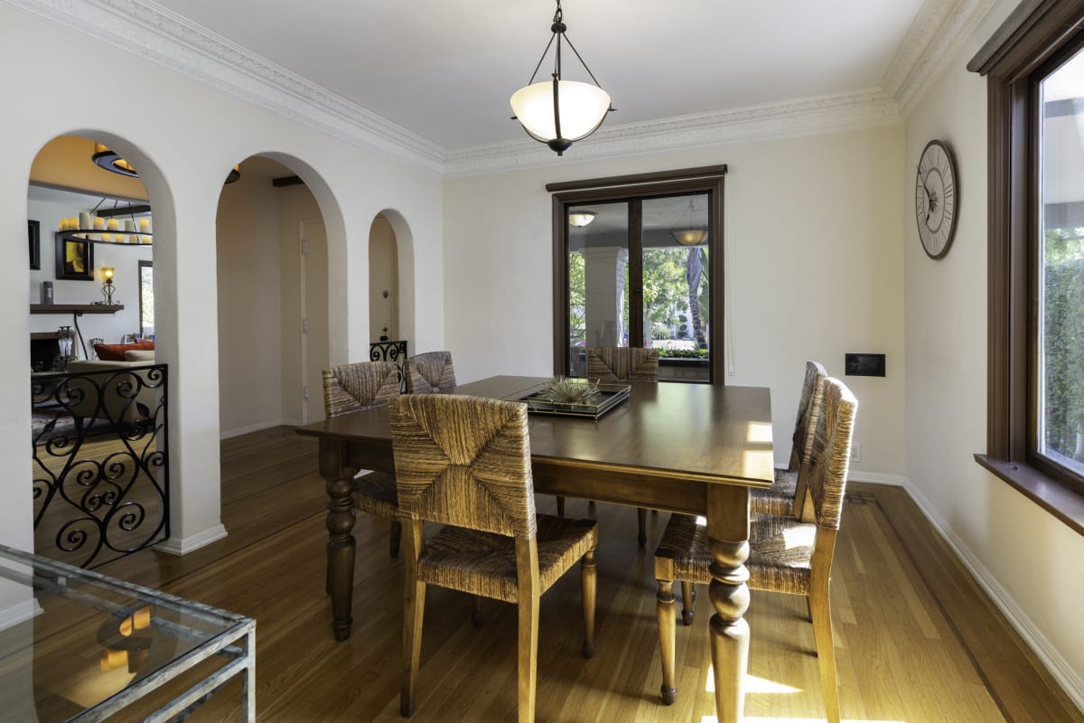 listing-img