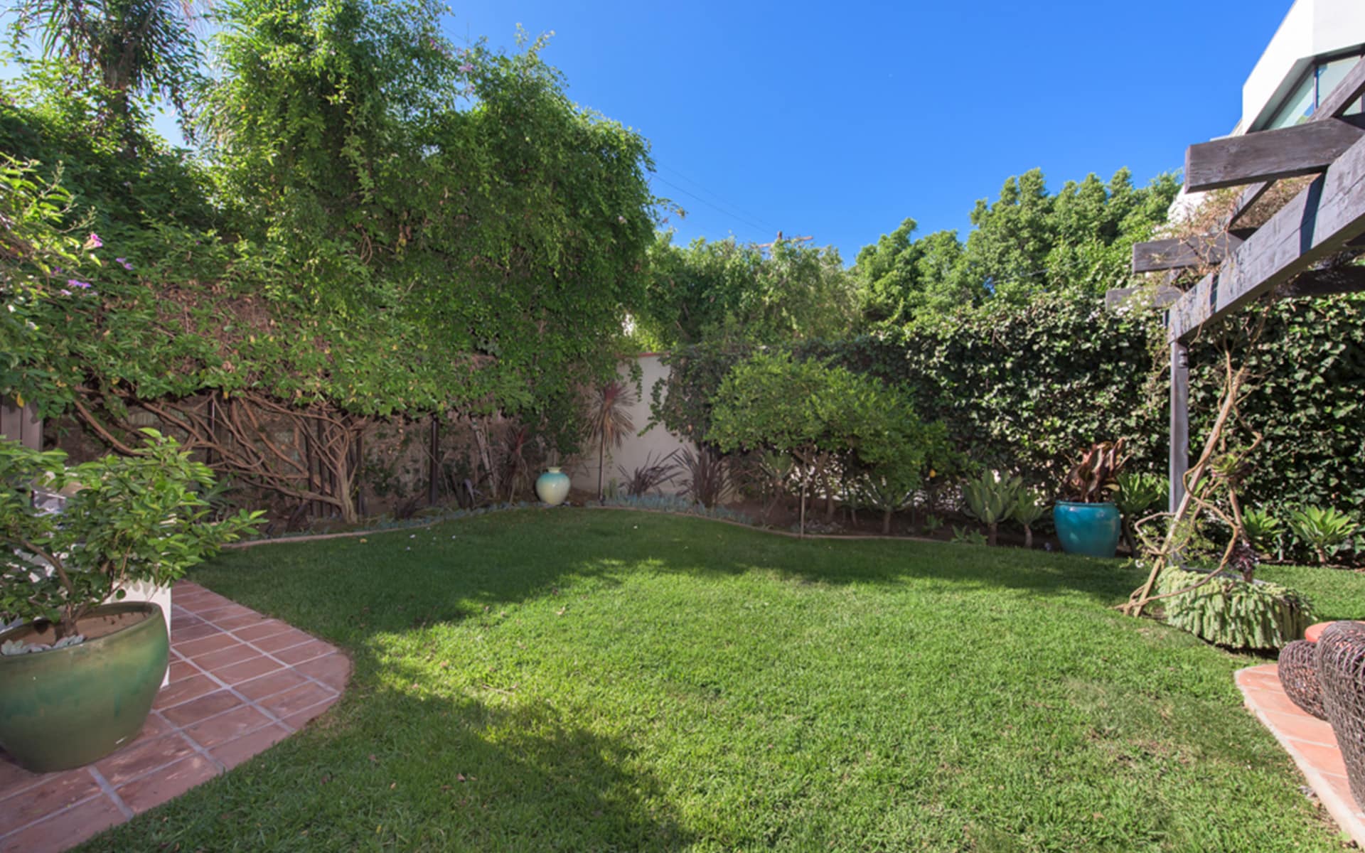 listing-img