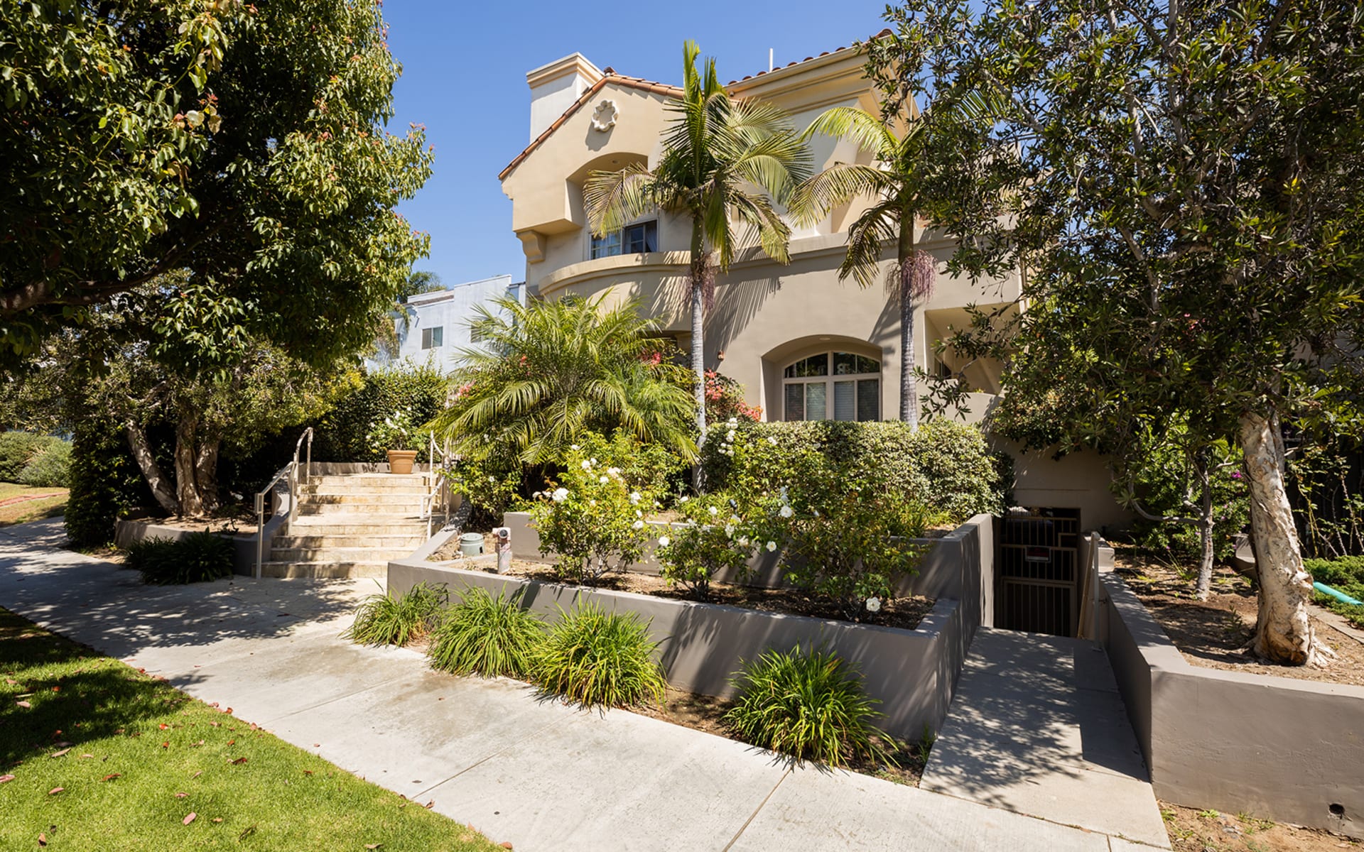 listing-img