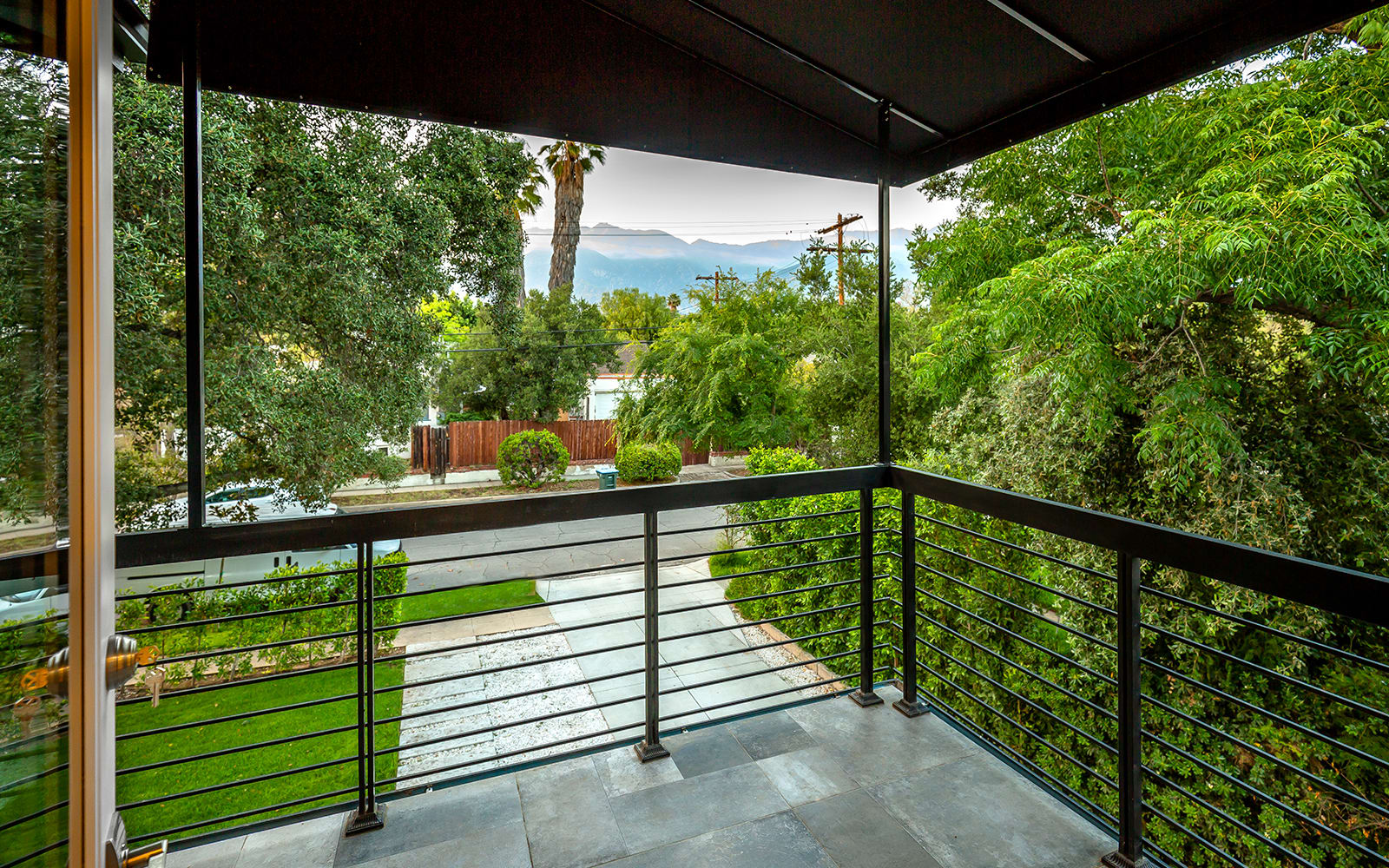 listing-img