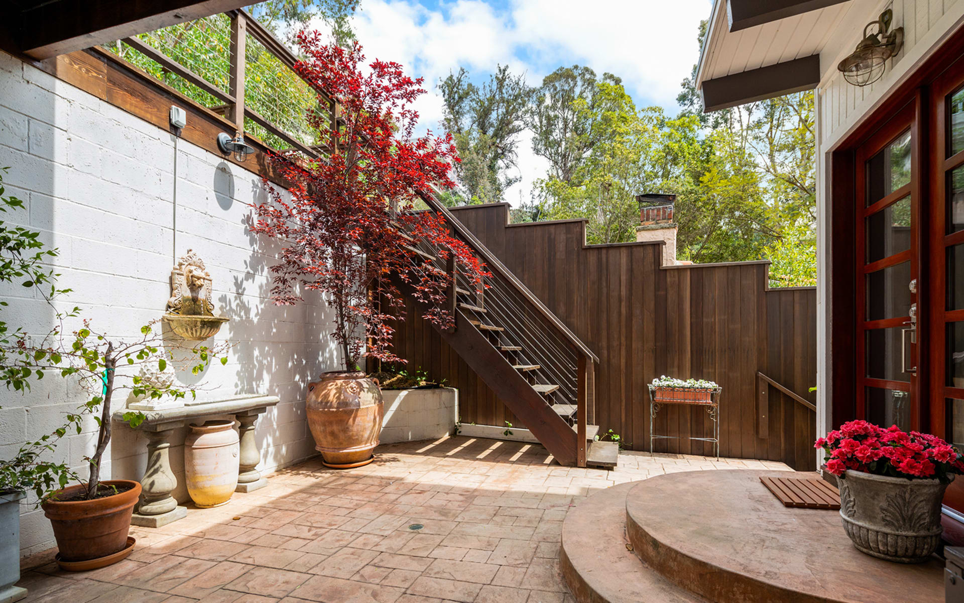 listing-img