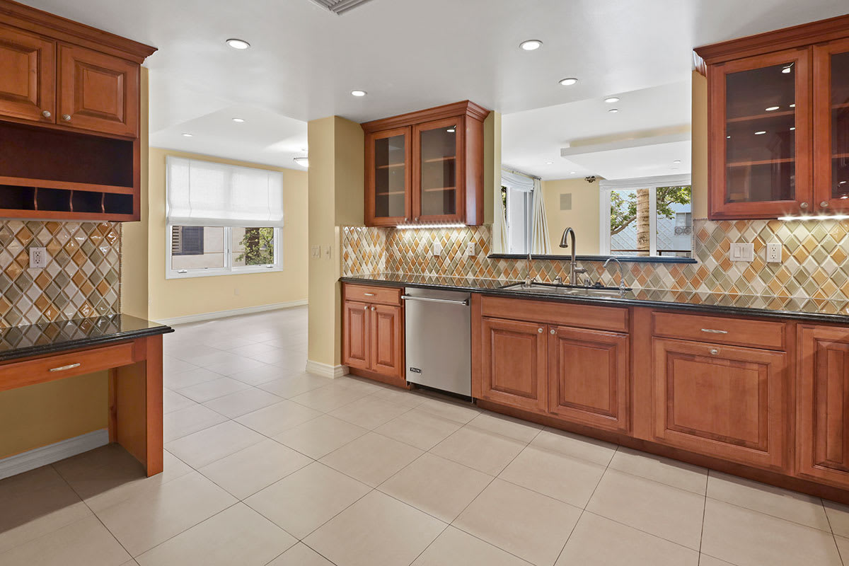 listing-img