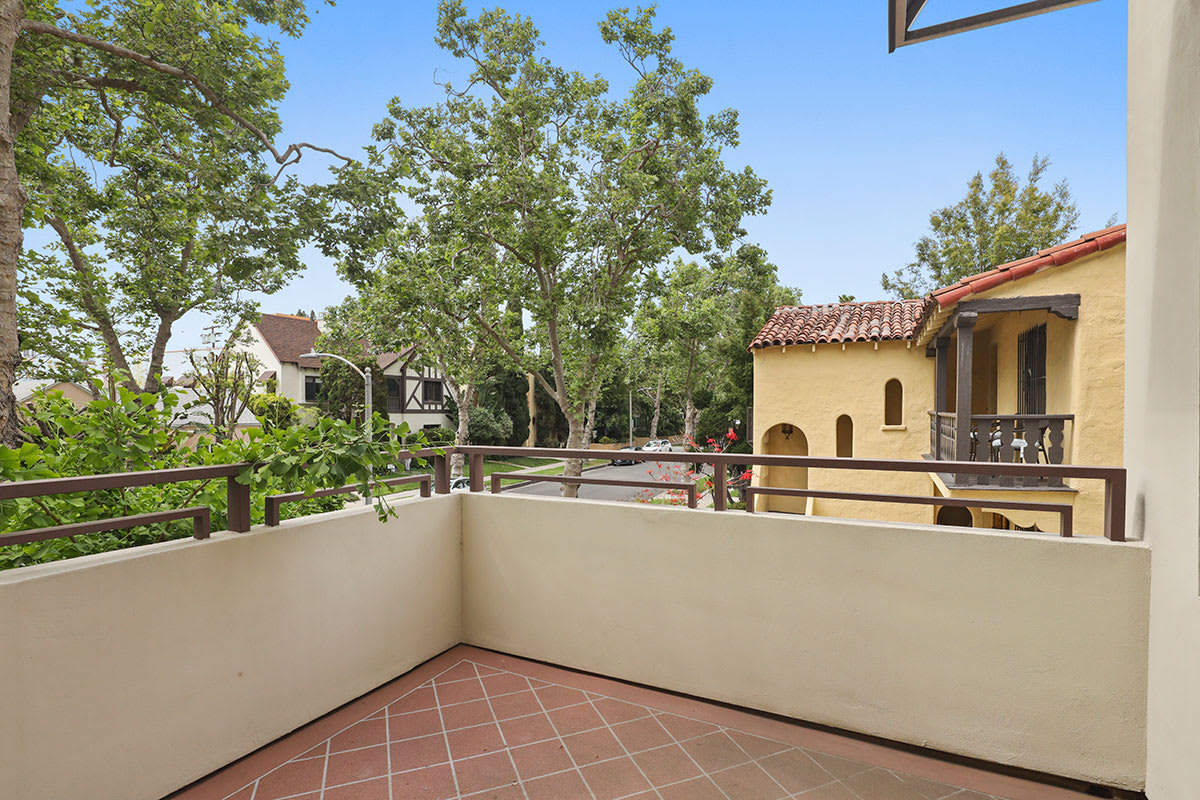 listing-img