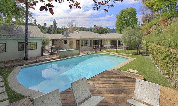 Elizabeth Banks sells Studio City Mid-Century