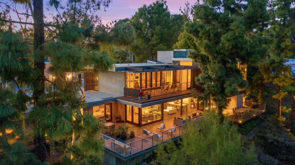 Presenting José Luis Palacios’ Dramatic Bel-Air Contemporary