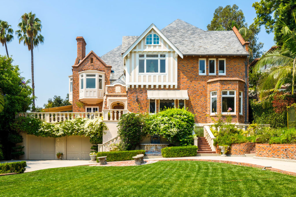 Former Soviet Stronghold In Los Angeles Sells For $7.33 Million