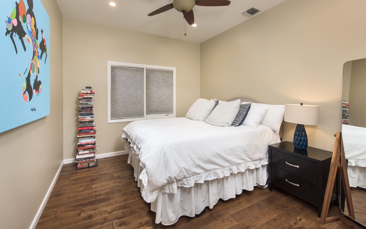 listing-img