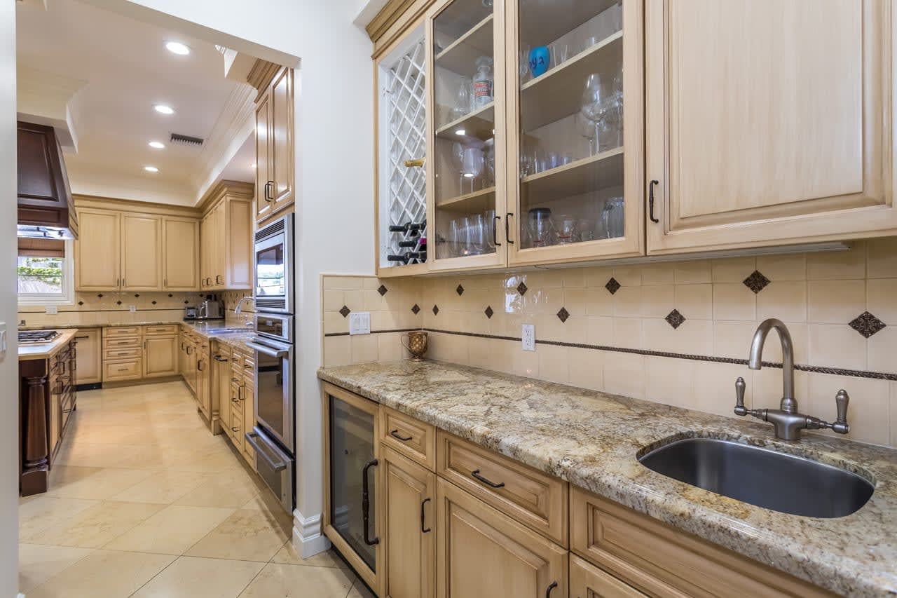 listing-img