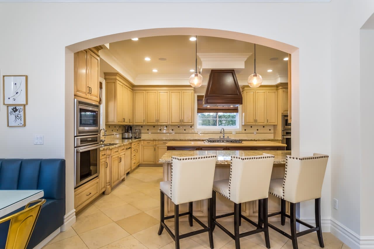 listing-img