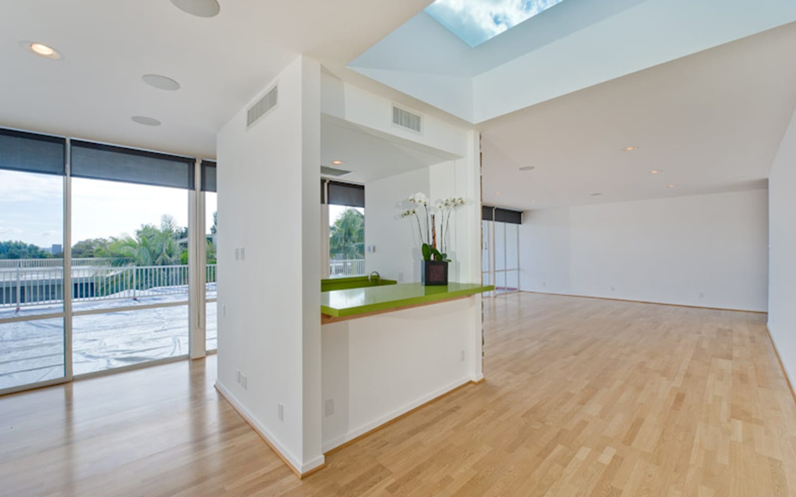 listing-img
