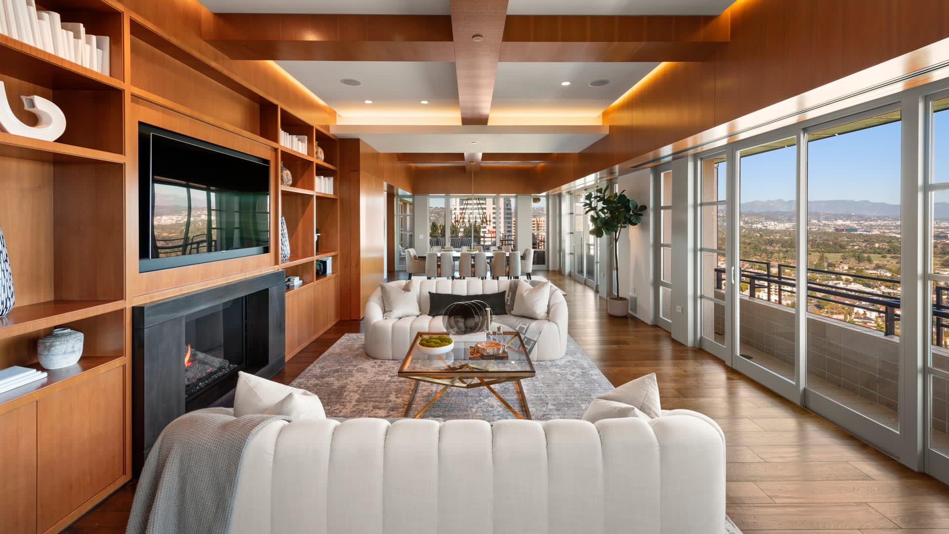 10580 Wilshire Blvd , Los Angeles, CA 90024 | Hilton & Hyland