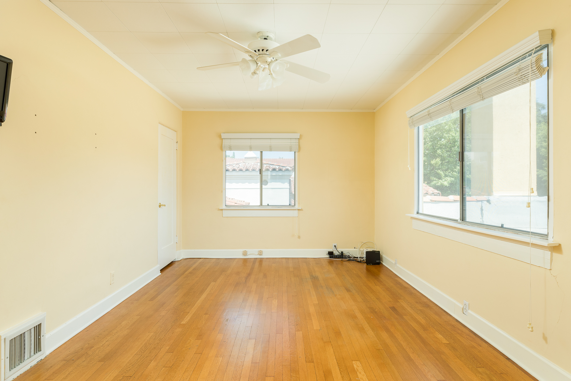 listing-img