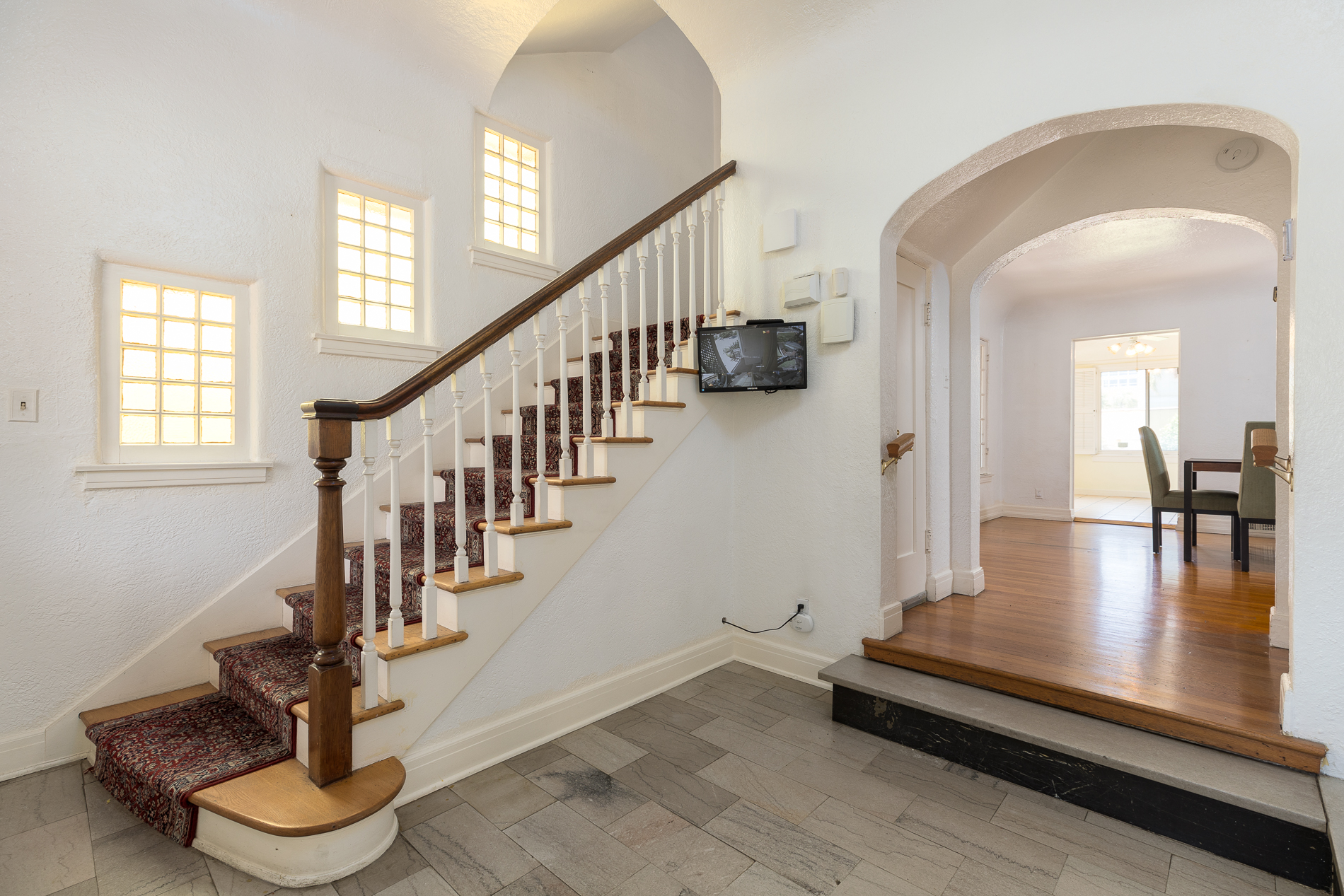 listing-img