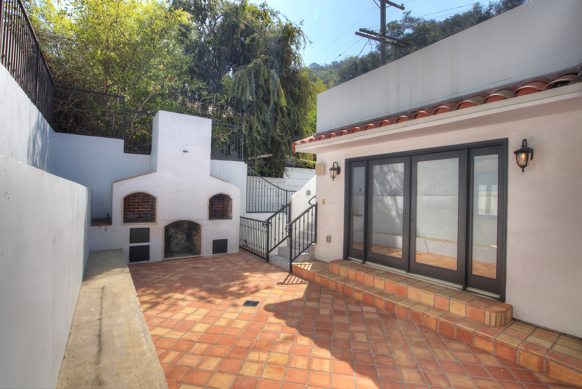 listing-img