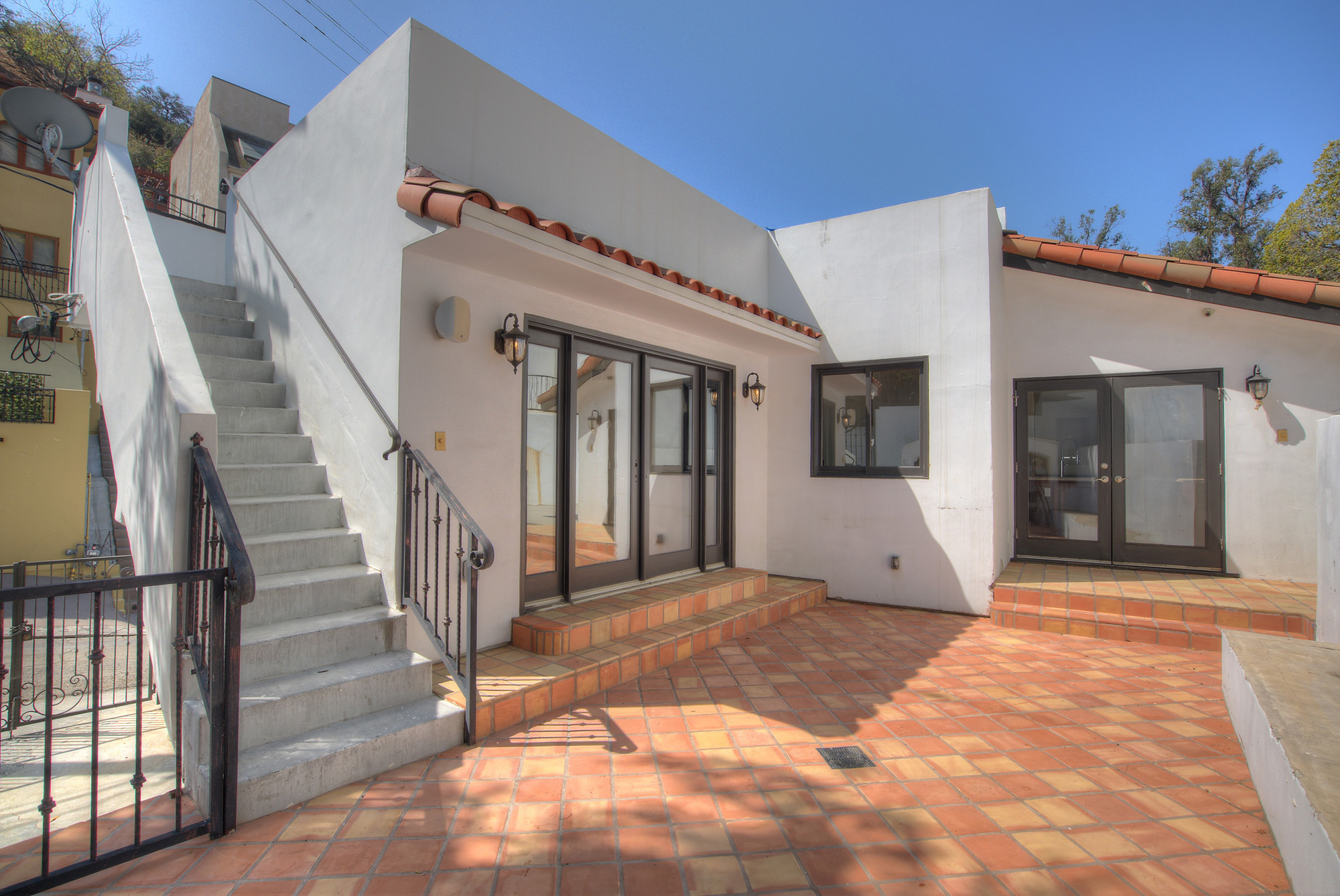 listing-img