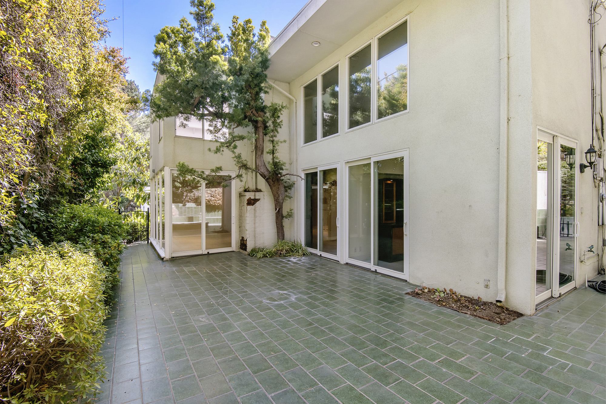 listing-img