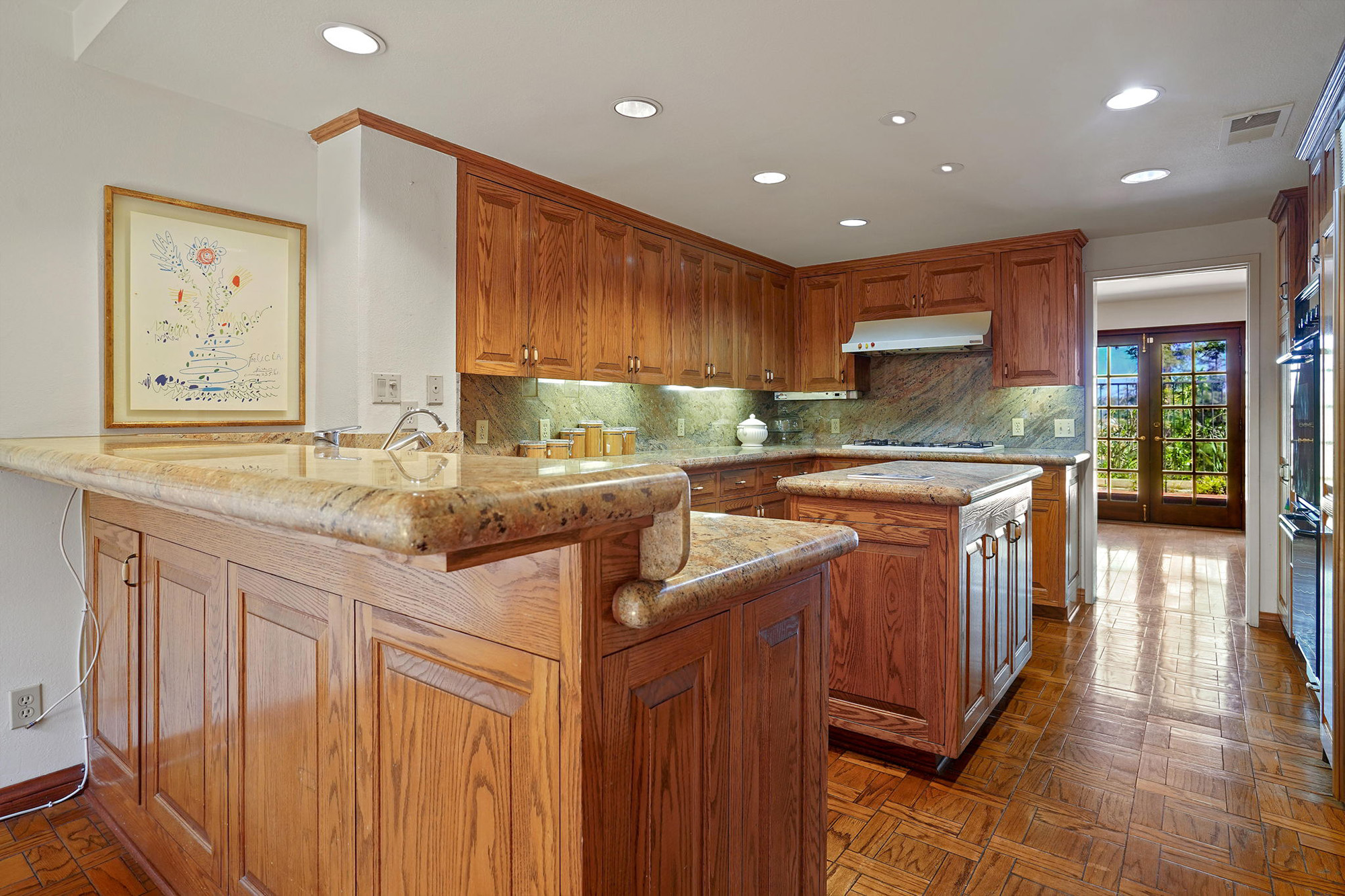 listing-img