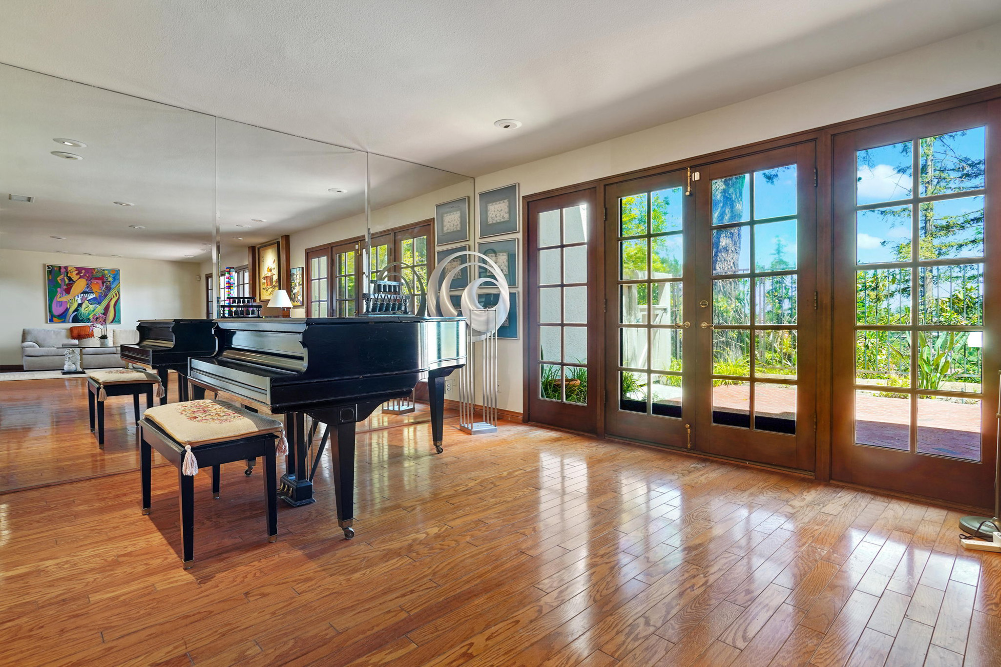 listing-img