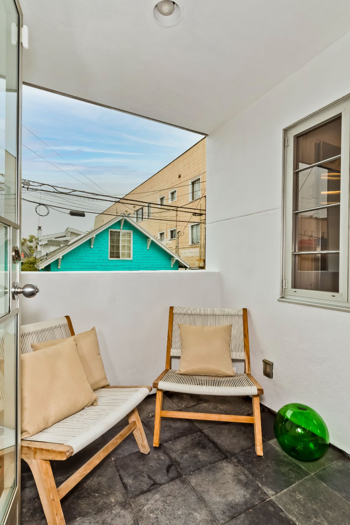 listing-img