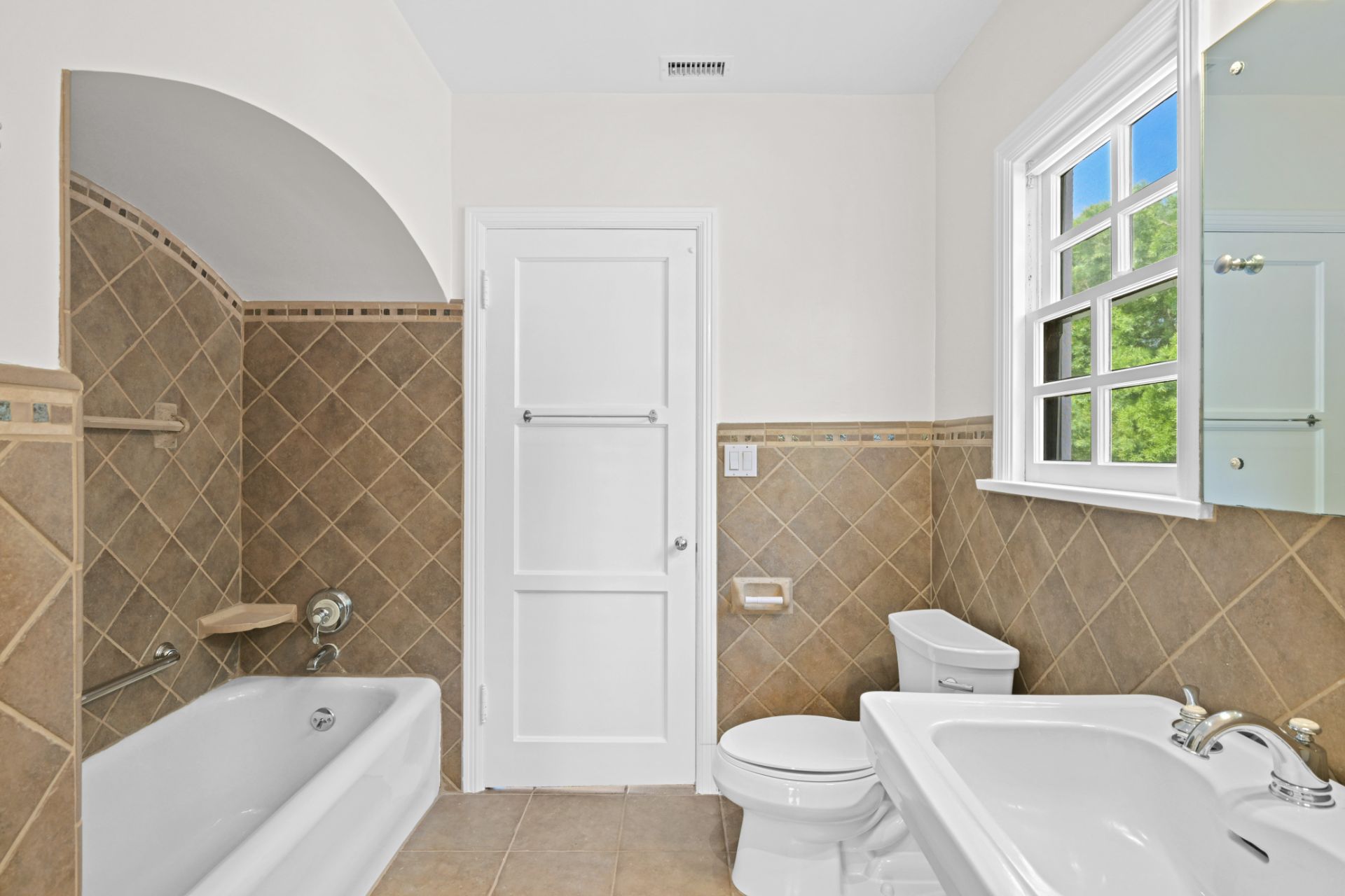 listing-img