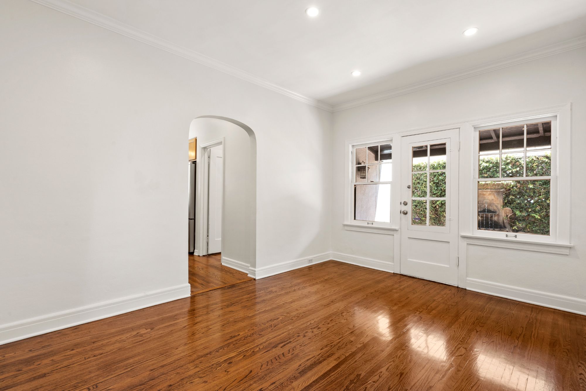 listing-img
