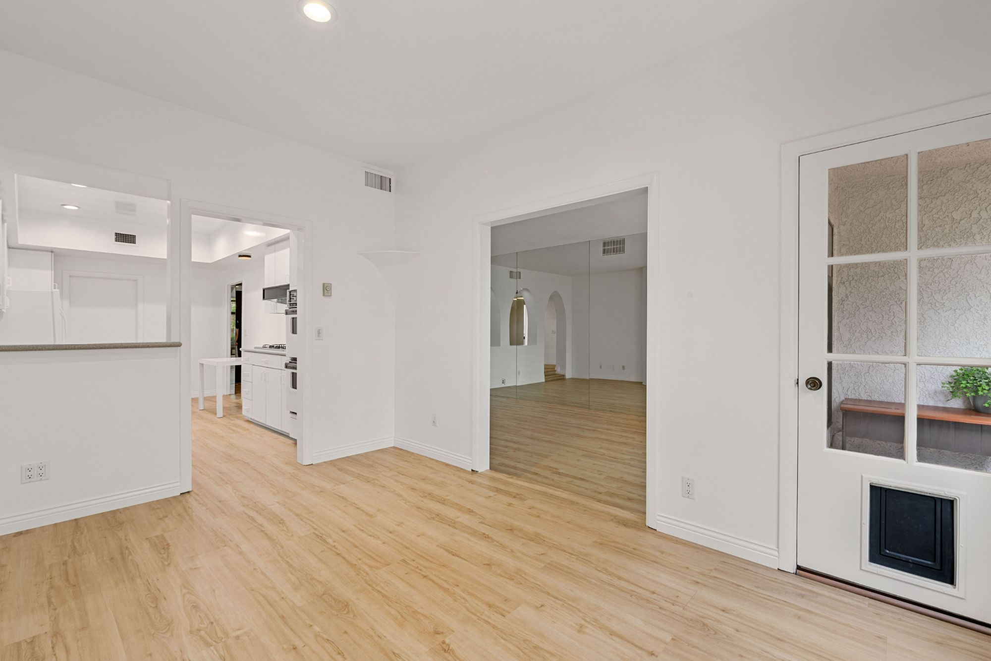 listing-img